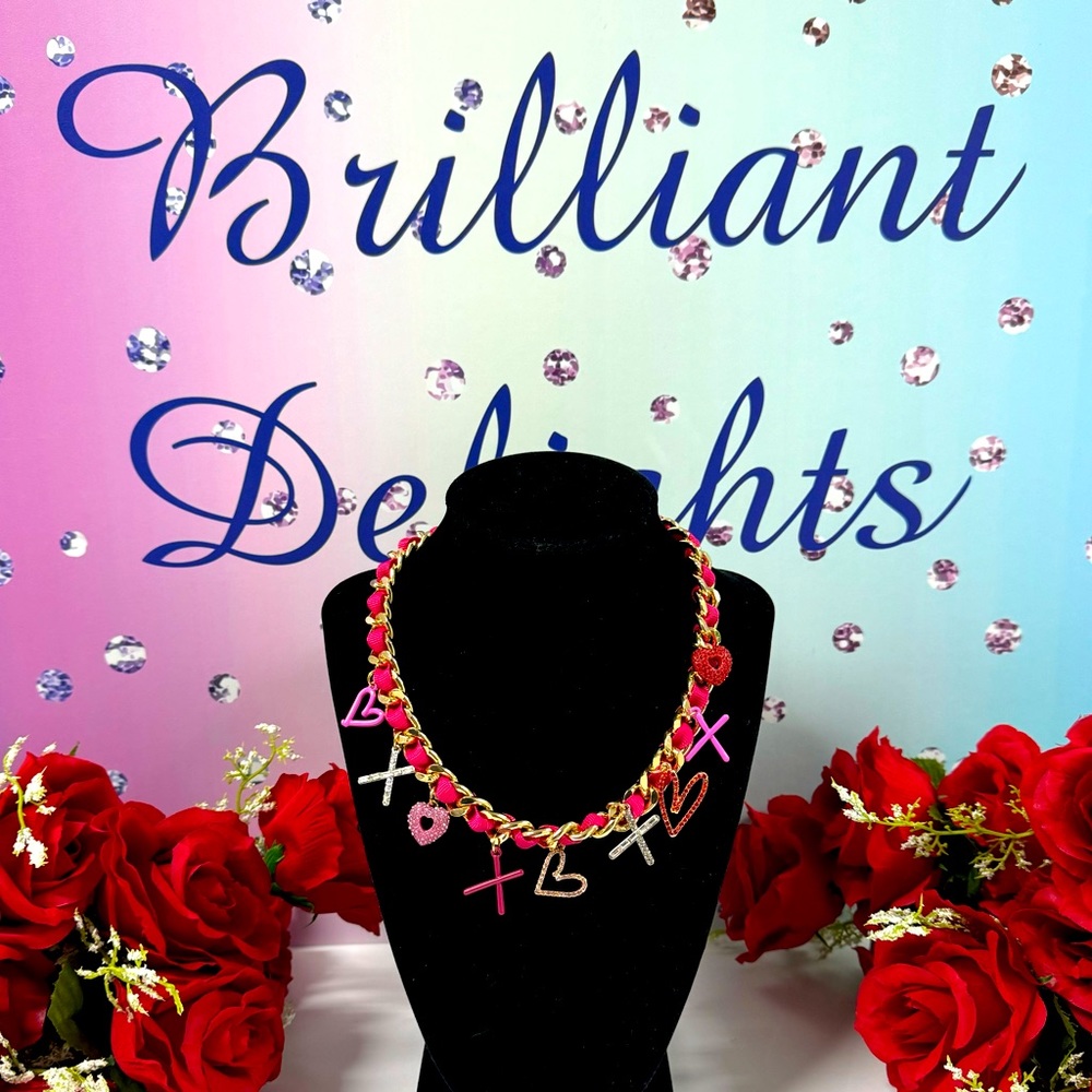 💖LAST ONE BETSEY XOXO CRYSTAL HEARTS NECKLACE
